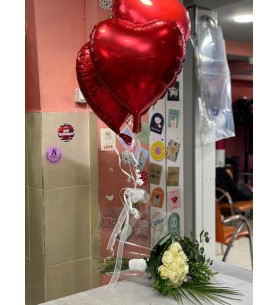 Şeffaf Çantada Balonlu 13 Beyaz Gül Buketi