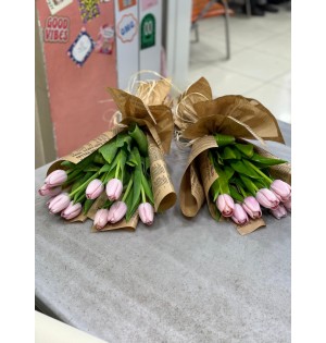 Pembe Lale Buketi